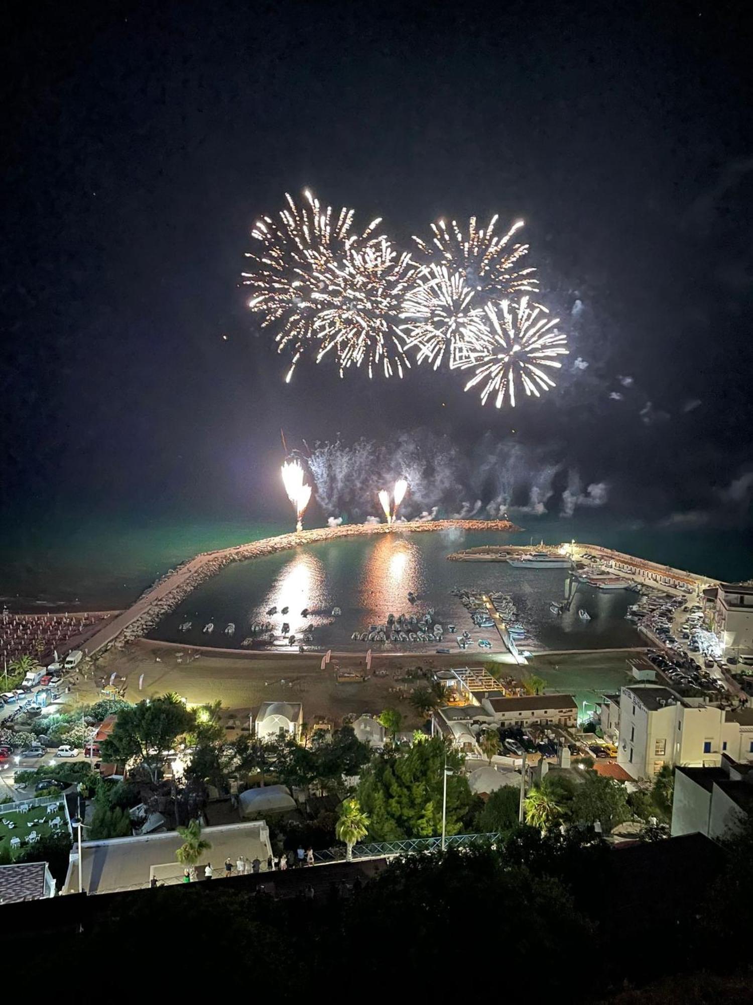 Suites Dimora Garibaldi Peschici Exteriér fotografie